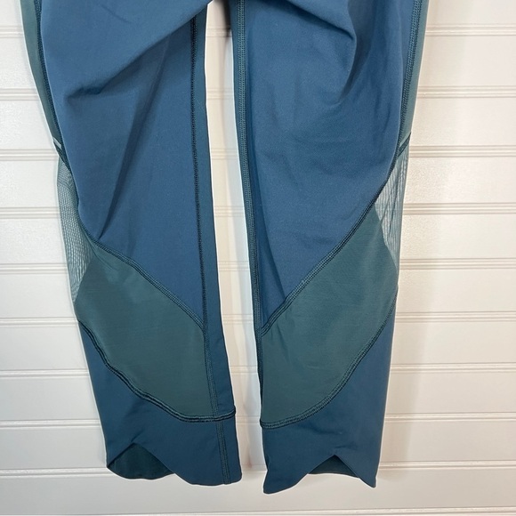 Lululemon Home Stretch Crop 19" Submarine Size 4 Teal Mesh Side Pockets Athletic - Picture 6 of 8
